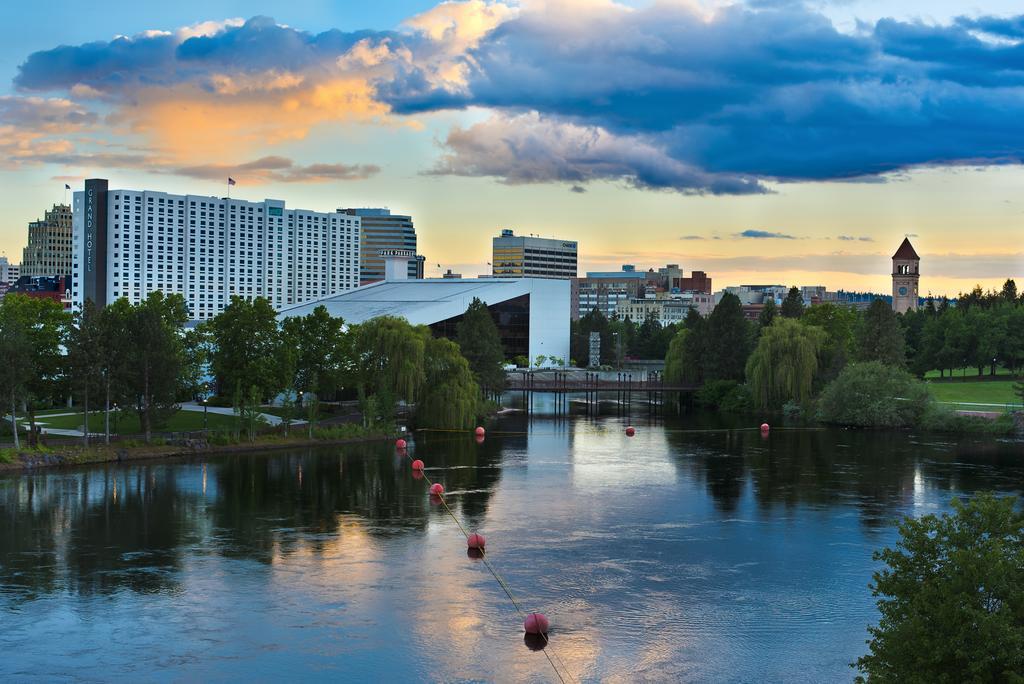 Oxford Suites Spokane Downtown Eksteriør bilde